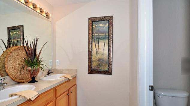 5848 Lake Pointe Village Cir #402 - Photo 6 of 6