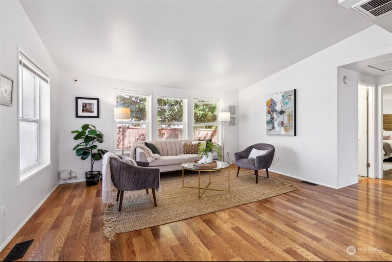 12827 29th Ave Se - Photo 2 of 14