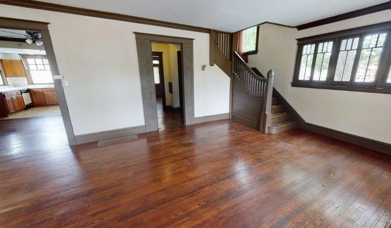 205 S Edward St - Photo 2 of 4