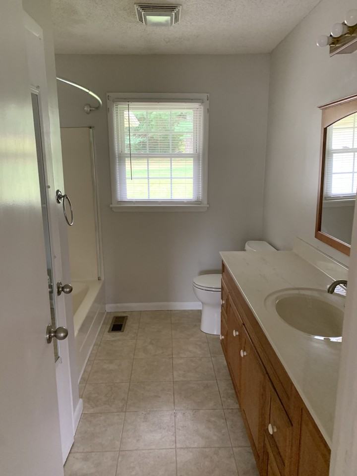 1504 Hilltop Dr #B - Photo 2 of 3