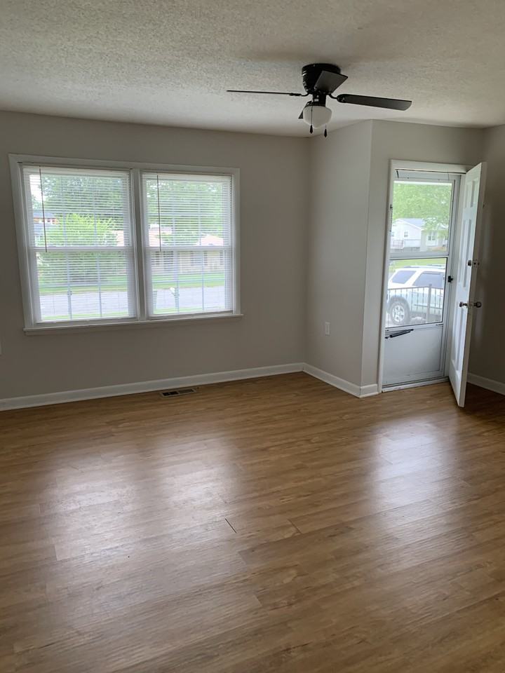 1504 Hilltop Dr #B - Photo 3 of 3