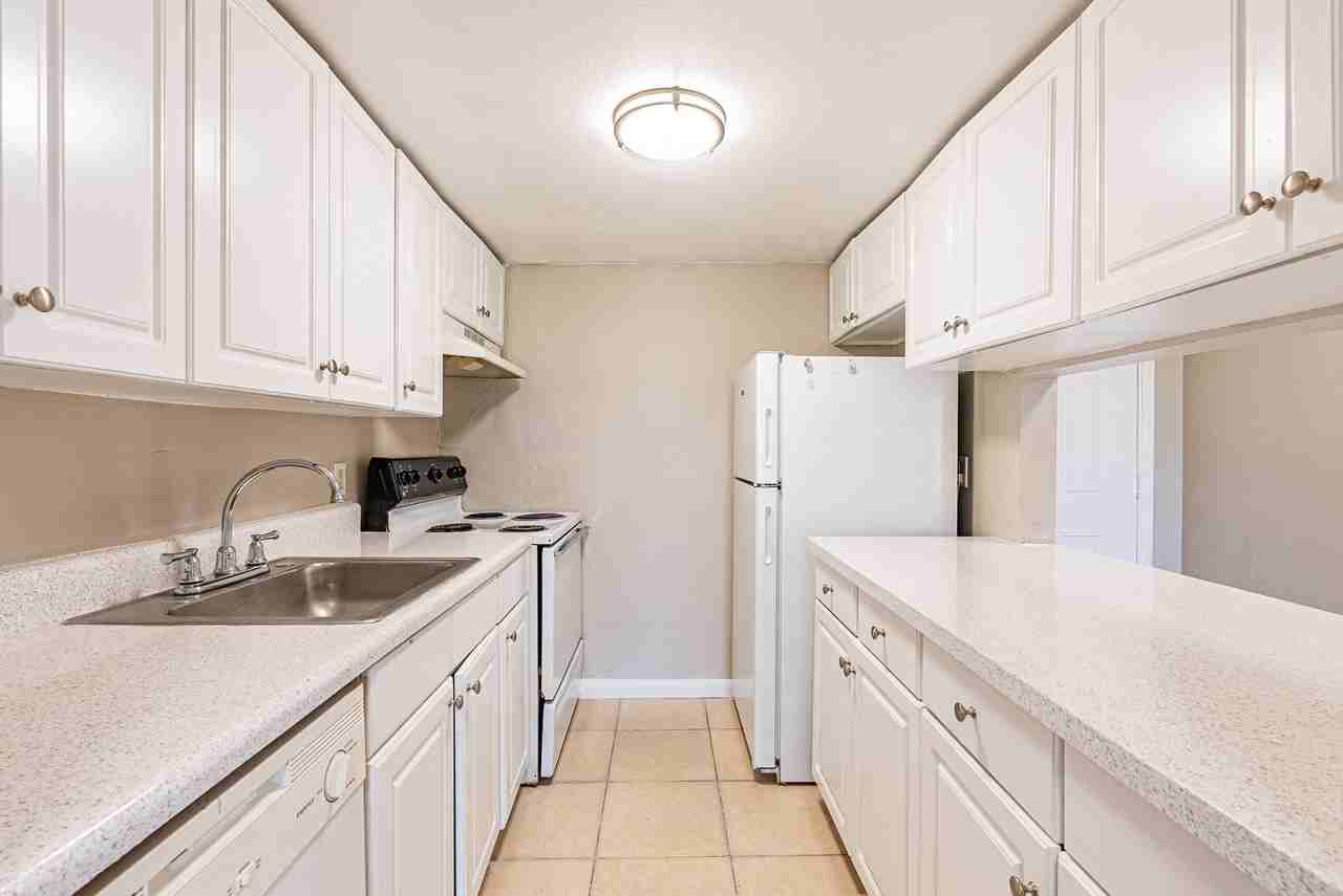 Del Rio Apartment Homes - Photo 6 of 39