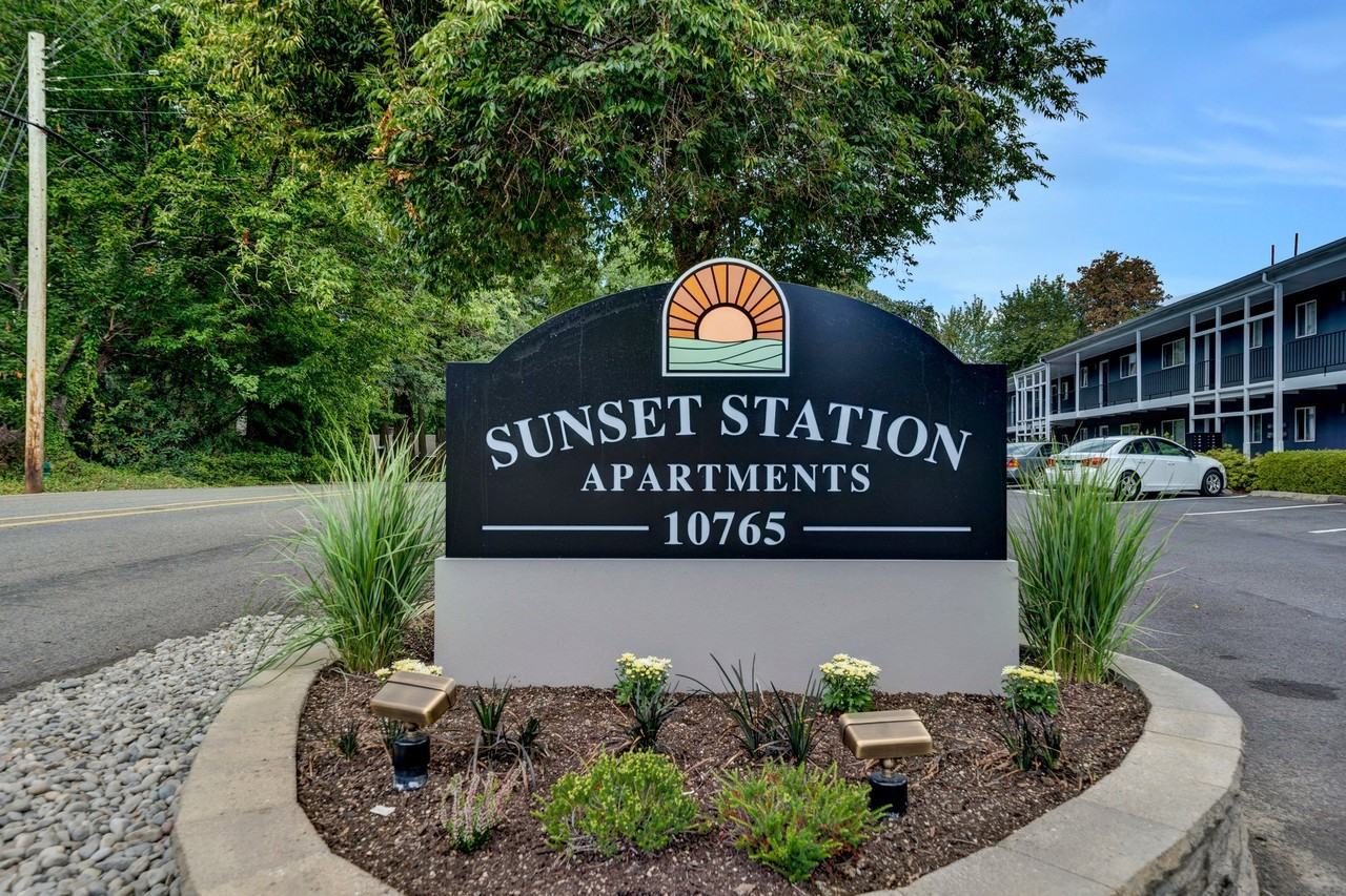 Sunset Station Apartments 10765 Sw Butner Rd, Cedar Hills, OR 97225