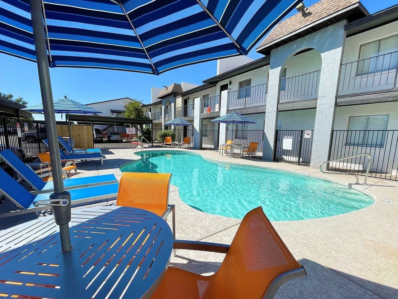 Edge at 65th - Photo 3 of 34