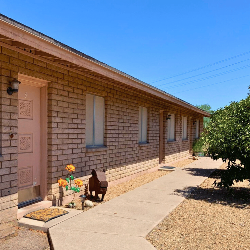 1922 E Maryland Ave - Photo 2 of 3