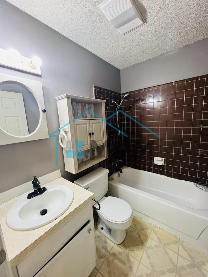 105 Hilltop Dr #1 - Photo 7 of 11