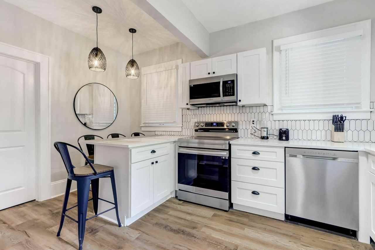 N Davis St - Photo 5 of 17