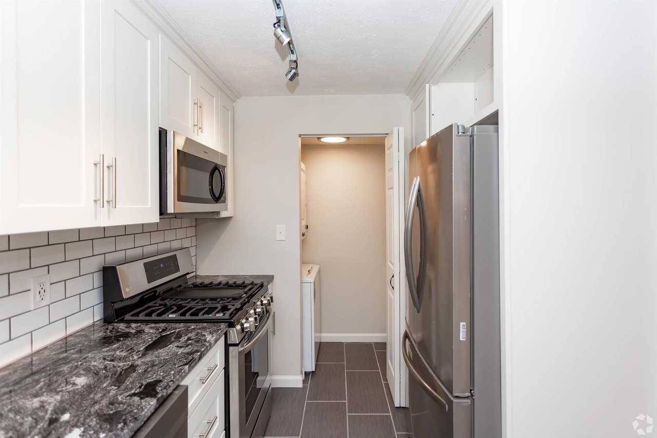 7245 Beacon Hill Dr #7245 - Photo 6 of 32