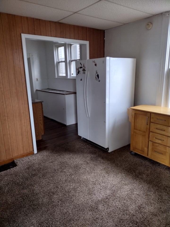 510 Center St #1 - Photo 5 of 9