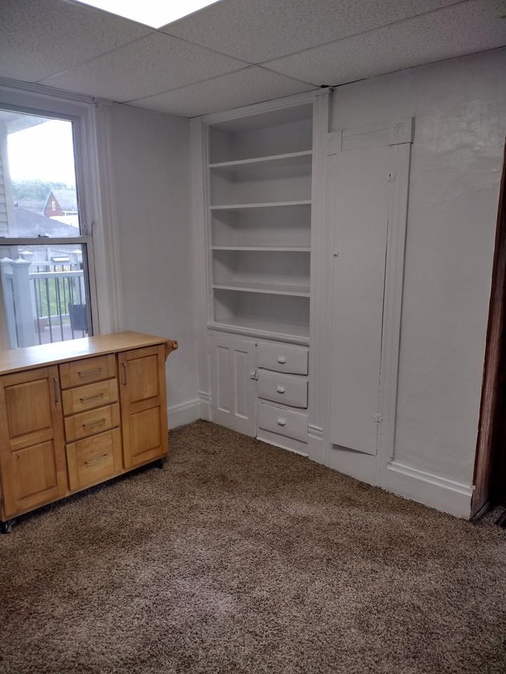 510 Center St #1 - Photo 6 of 9