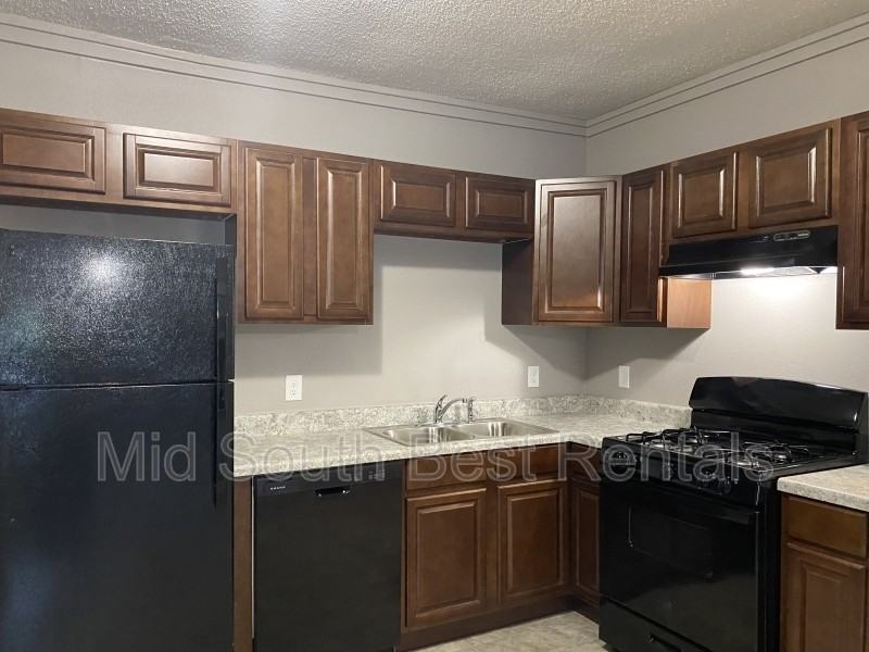 2919 S Izard St - Photo 3 of 8