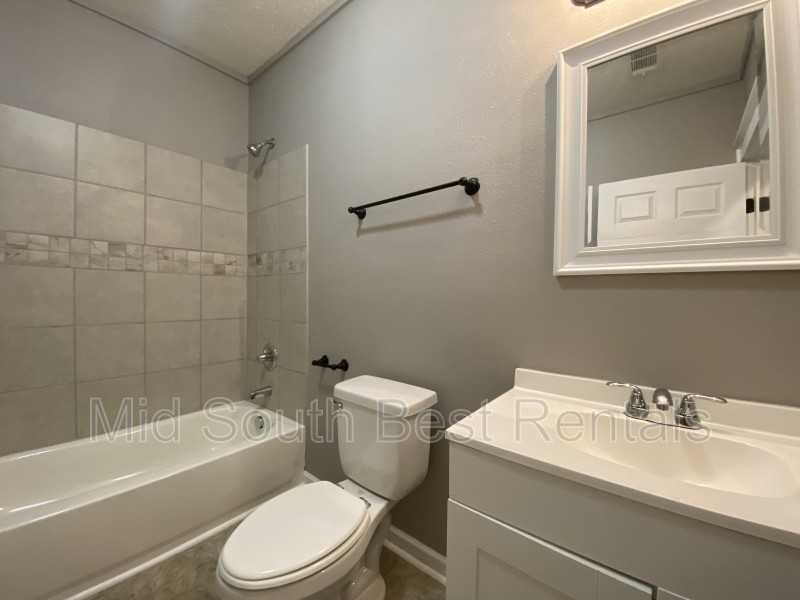 2919 S Izard St - Photo 5 of 8