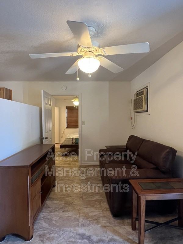 429 S Aster St - Photo 2 of 11