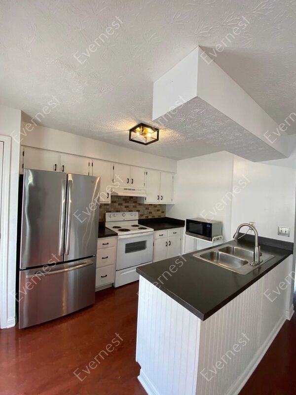 8364 Cliffthorne Way - Photo 3 of 34