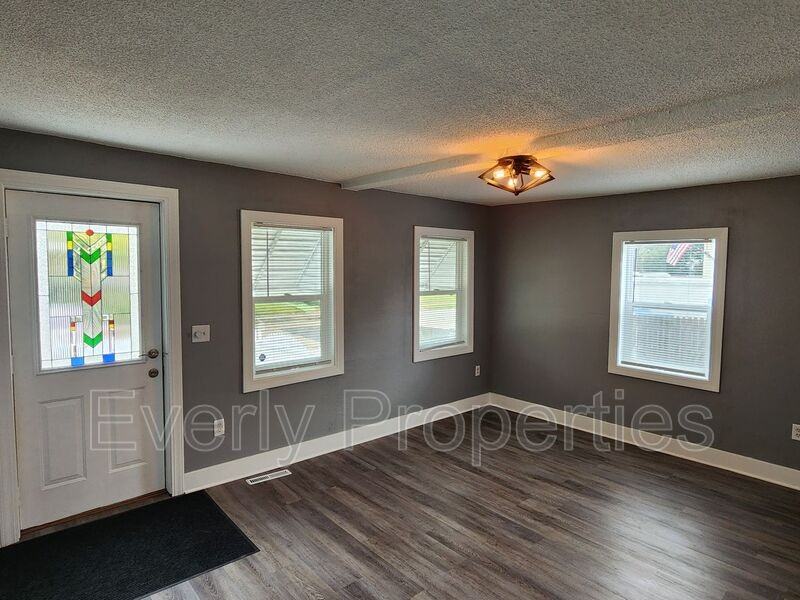 6311 11th Ave - Photo 3 of 25