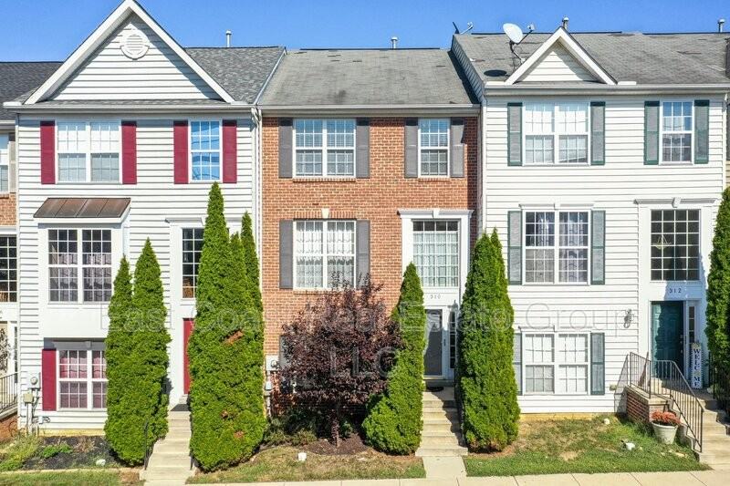 310 Green Fern Cir - Photo 2 of 33