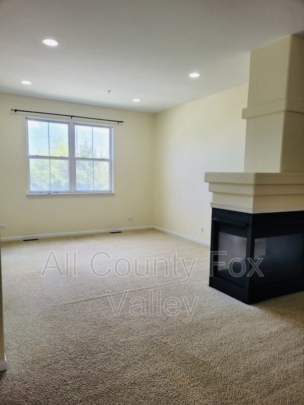 8302 Avalon Dr - Photo 3 of 9