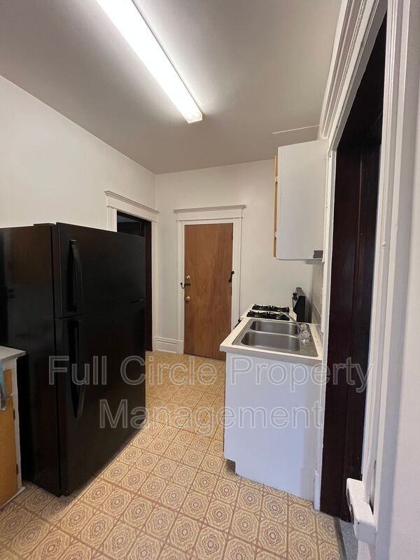 2419 F St #5 - Photo 4 of 13