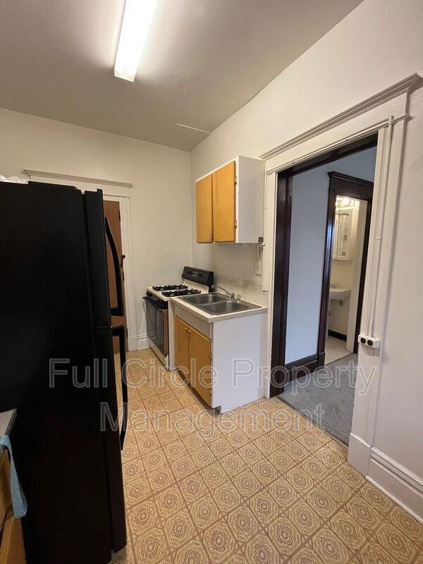 2419 F St #5 - Photo 5 of 13