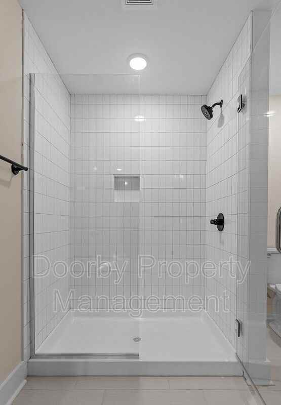 432 Wayne Ave #432 - Photo 7 of 12