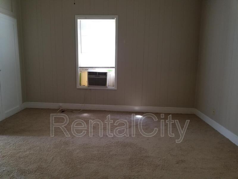 212 N Tennessee St - Photo 3 of 15