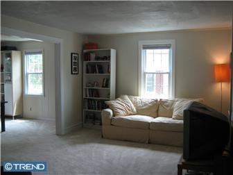609 Academy St - Photo 4 of 9