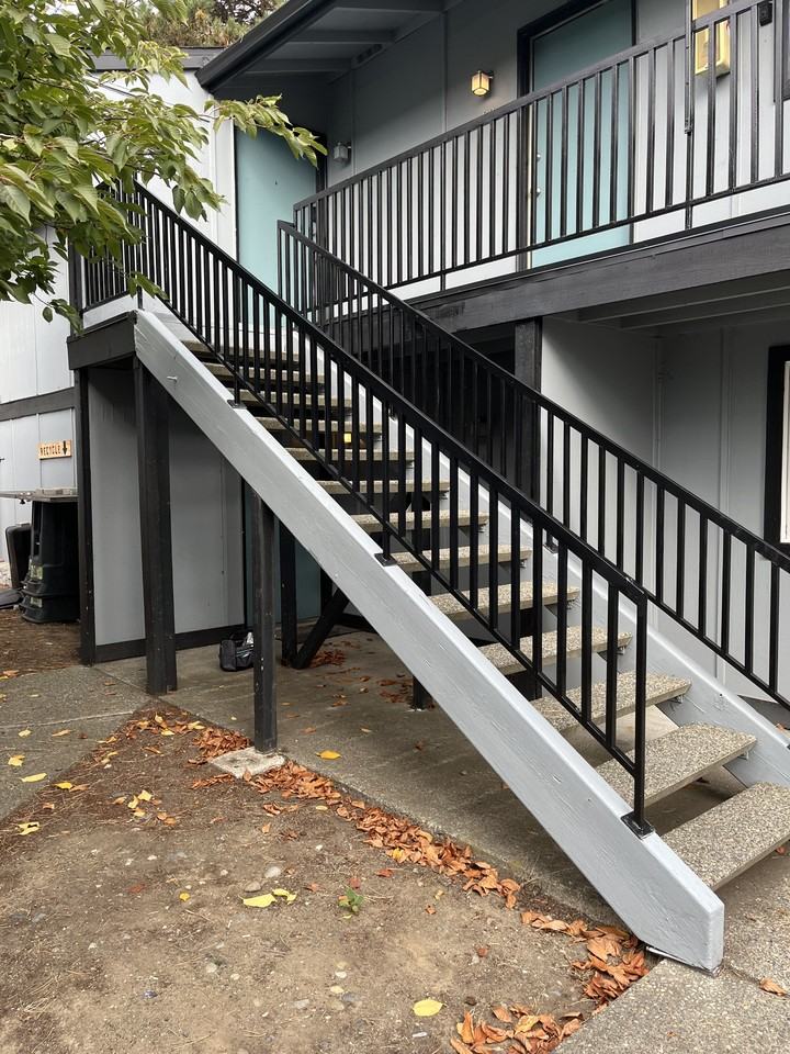 4005 S Warner St #9 - Photo 2 of 3