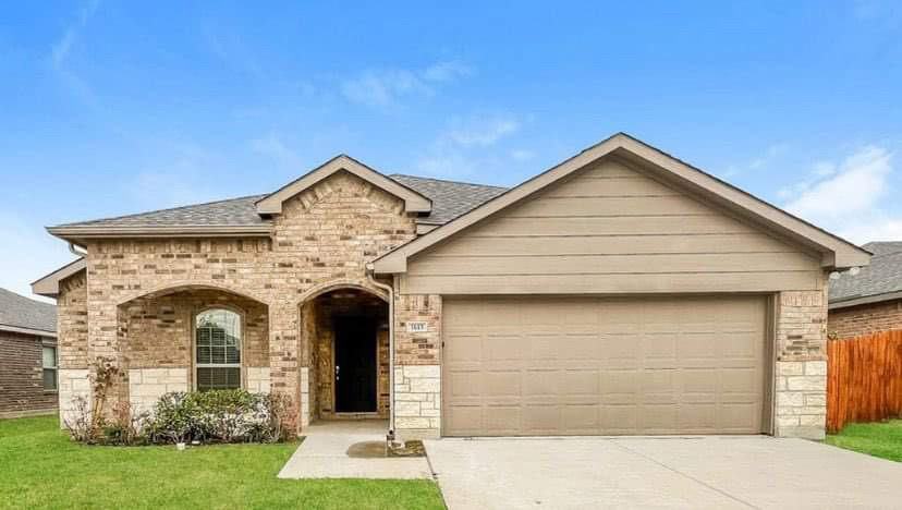 1613 Pompano Beach Dr - Photo 2 of 4