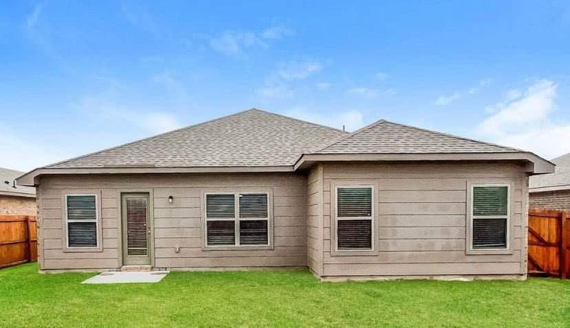 1613 Pompano Beach Dr - Photo 3 of 4