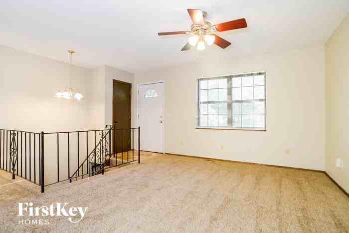 1600 Nw Amesbury Ct - Photo 3 of 15
