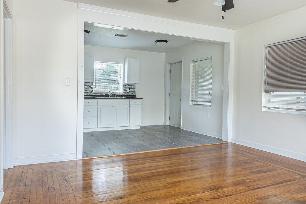 630 E Indiana Ave #1 - Photo 4 of 10