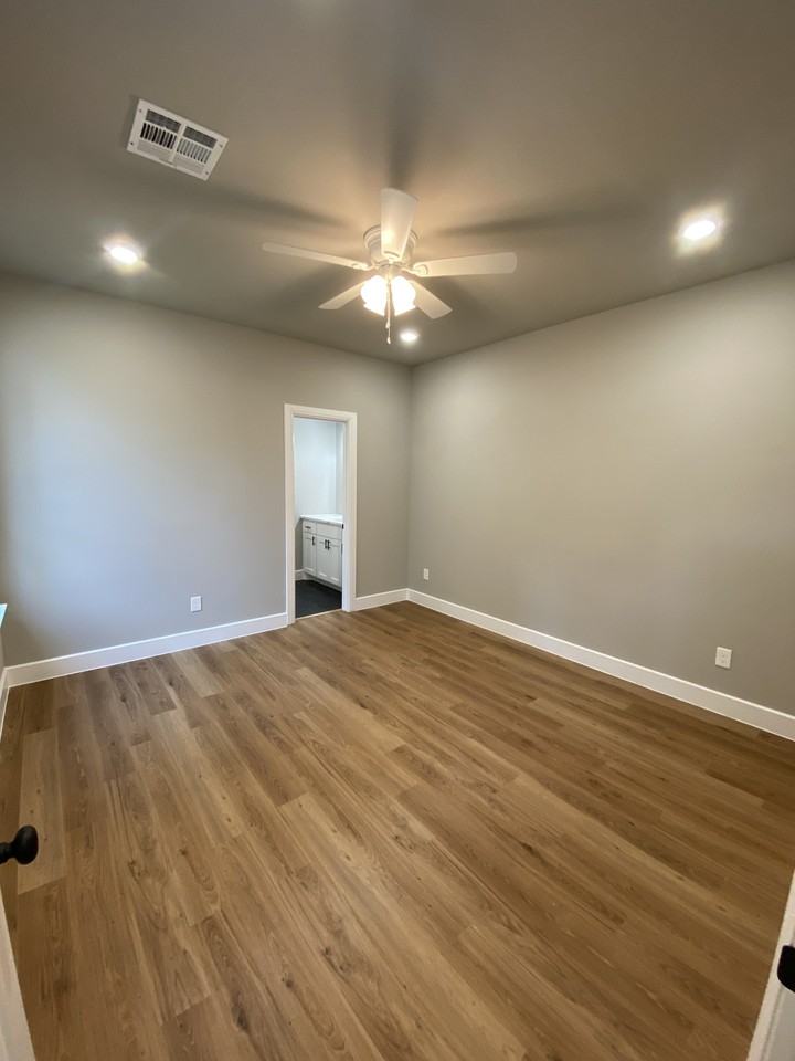 423 W Monterey St #1 - Photo 6 of 17