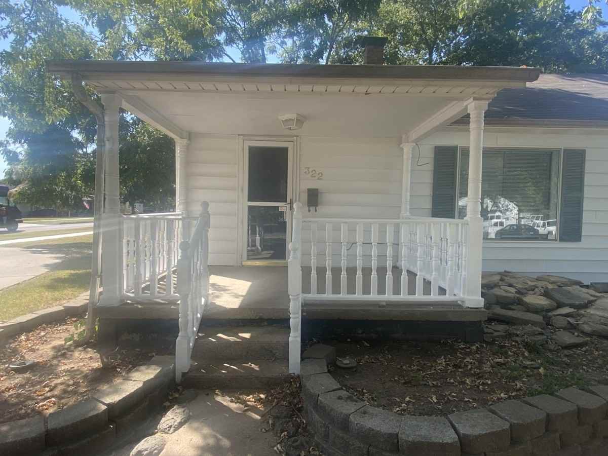 322 E Elgin St #1 - Photo 2 of 14