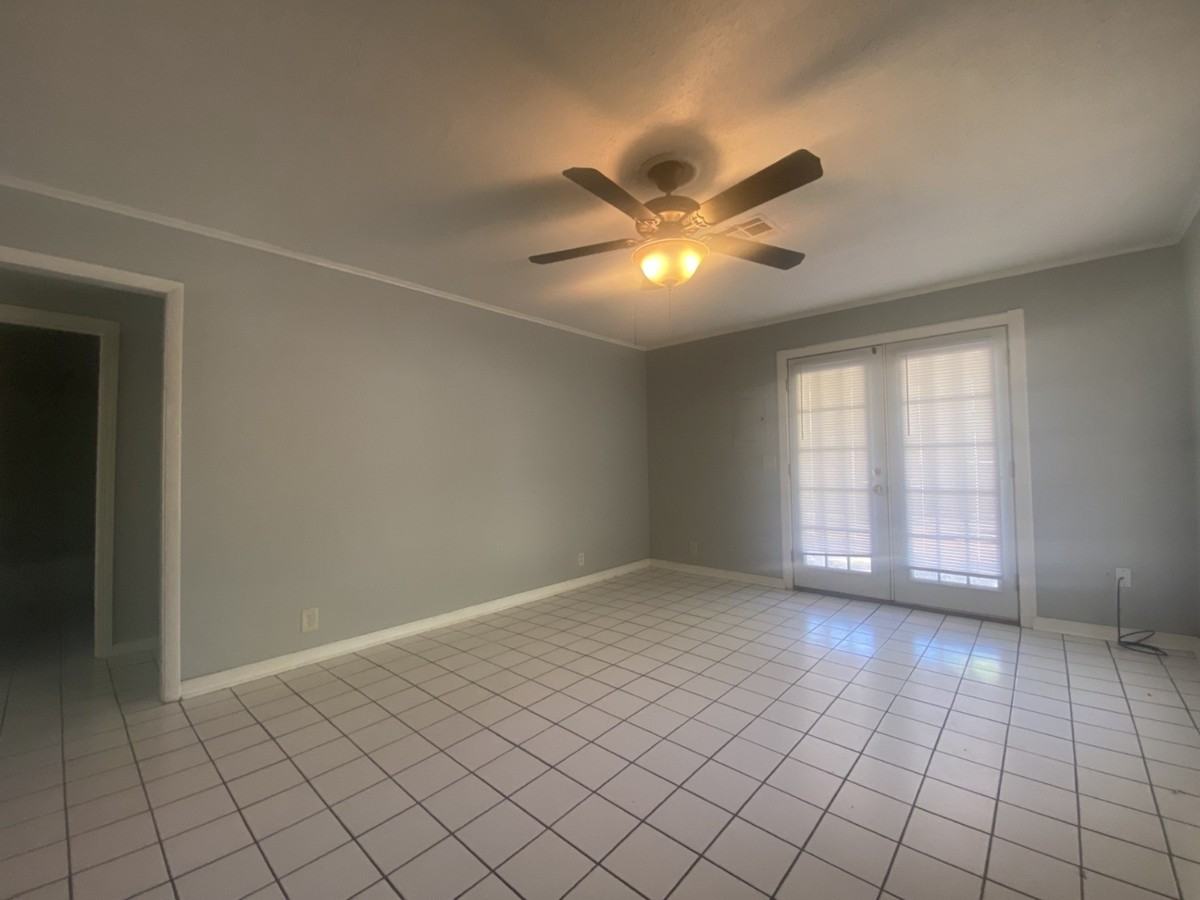 322 E Elgin St #1 - Photo 6 of 14