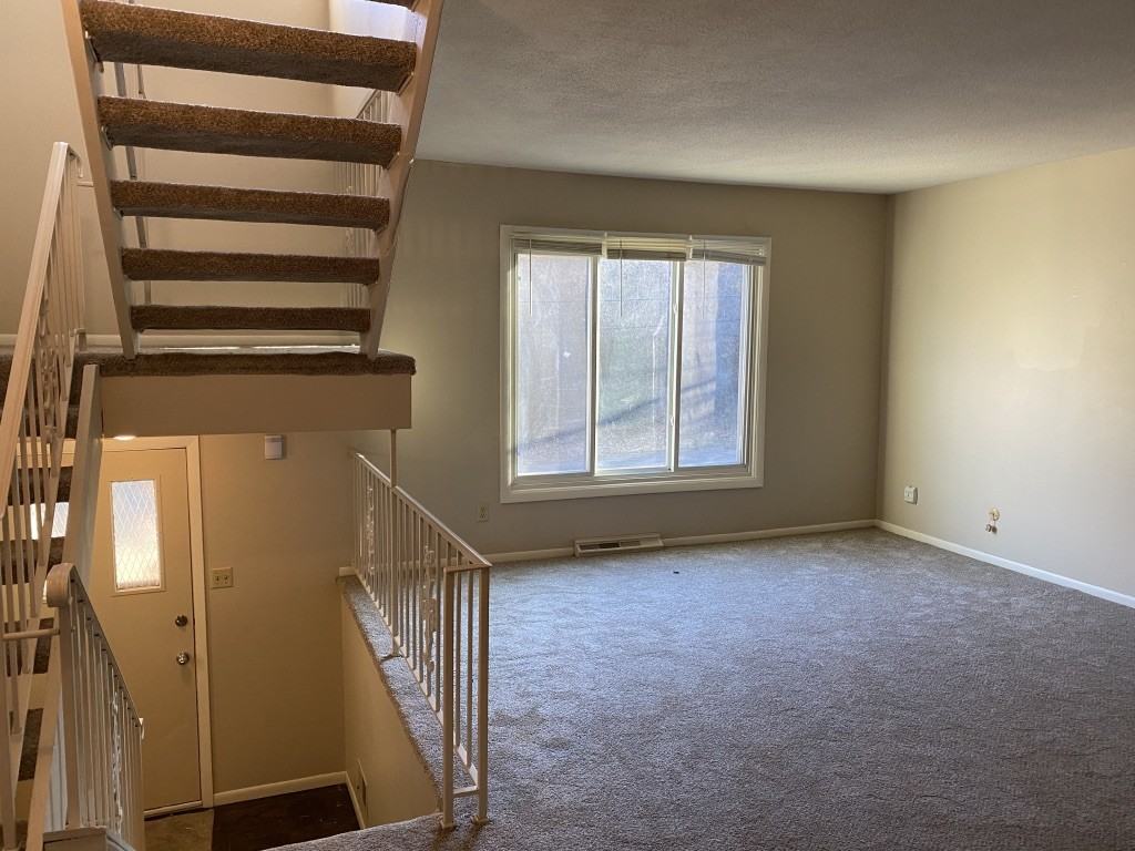 Highwood Ave E #2094 - Photo 2 of 12
