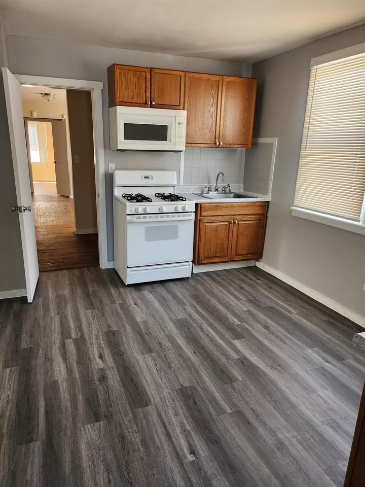 1553 Chapel St 3rd Fl #3rdFL - Photo 2 of 10