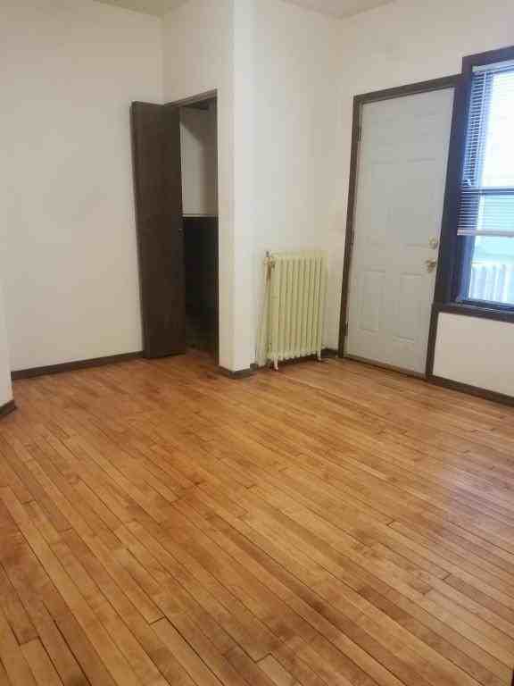 105 N Butler St - Photo 5 of 9