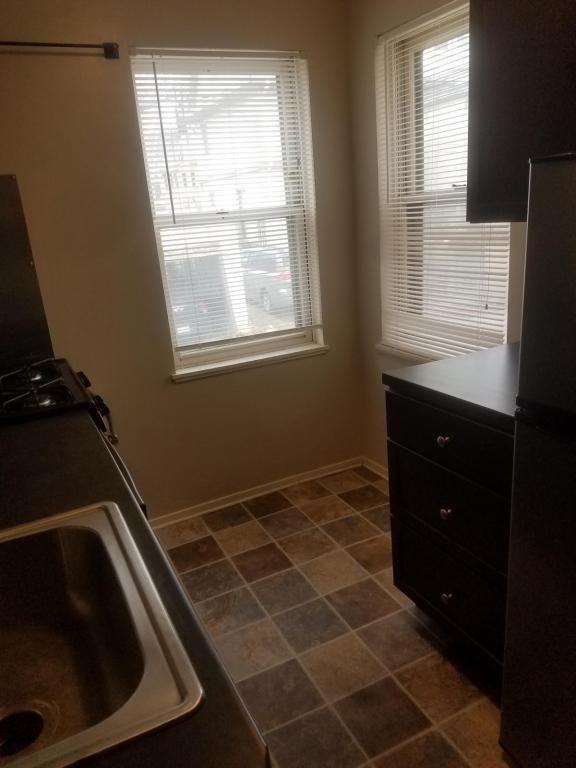 105 N Butler St - Photo 7 of 9