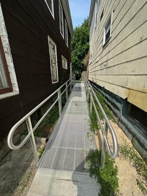 655 Hess Ave - Photo 3 of 14