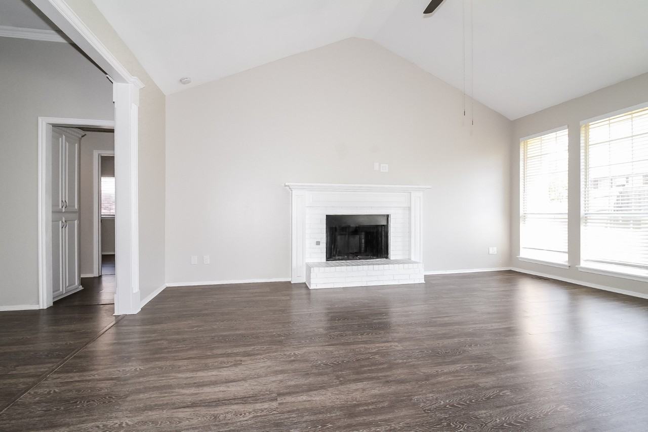 11816 Sw 2nd St - Photo 3 of 23