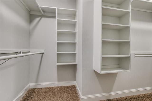 8110 Kensington Dr - Photo 6 of 25