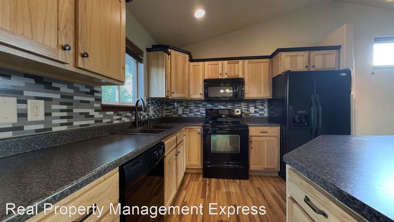 426 N Perry Ln - Photo 2 of 20