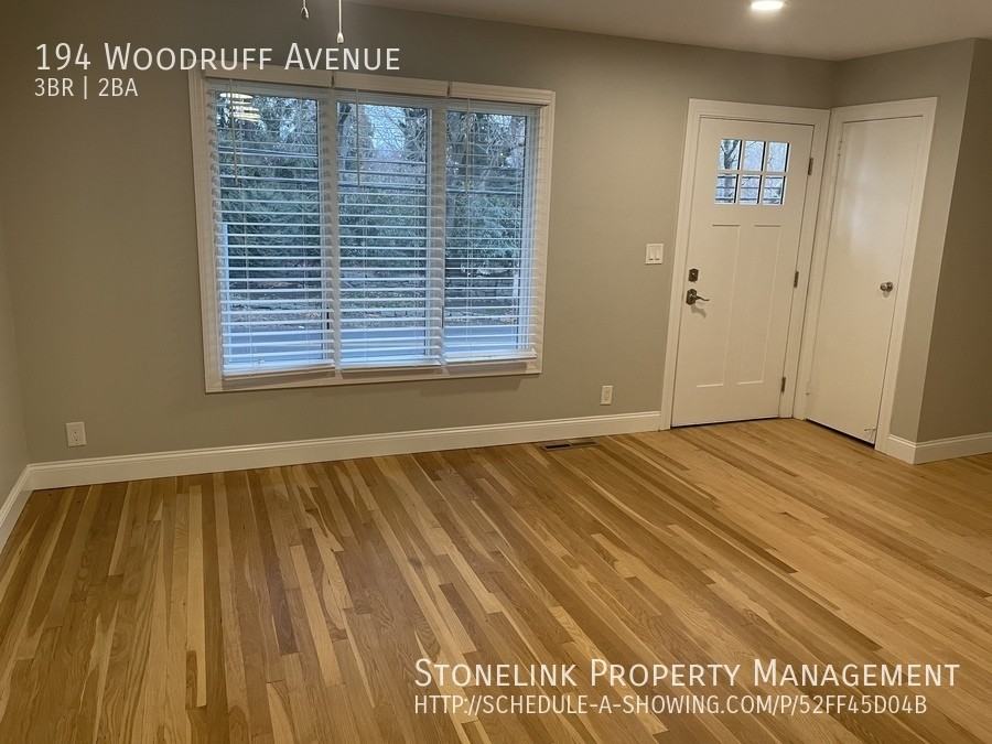 194 Woodruff Ave - Photo 3 of 15