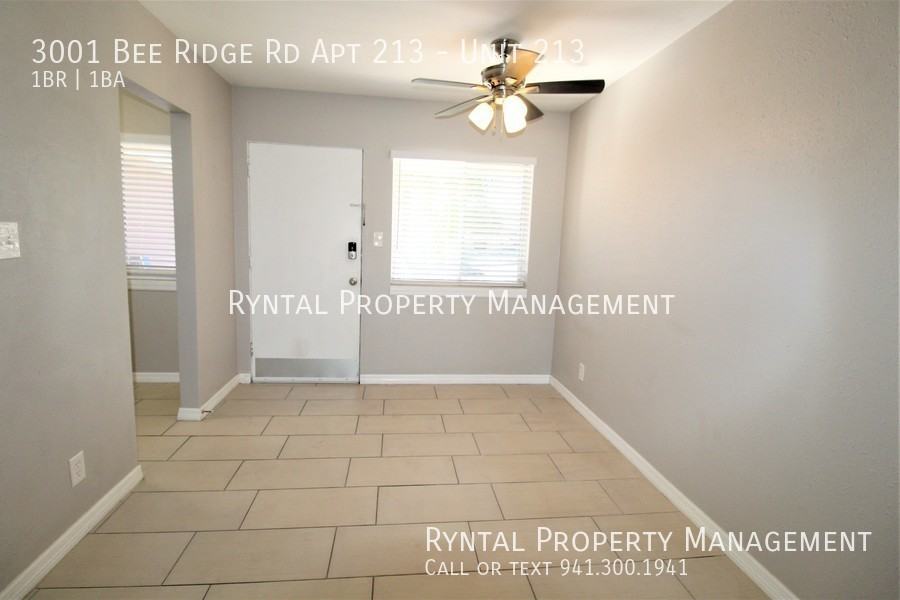 3001 Bee Ridge Rd Apt 213 #213 - Photo 4 of 15
