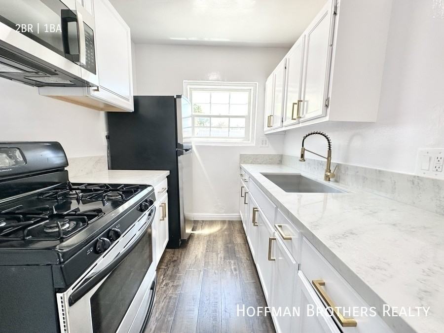 3017 London St #1-2 - Photo 2 of 13