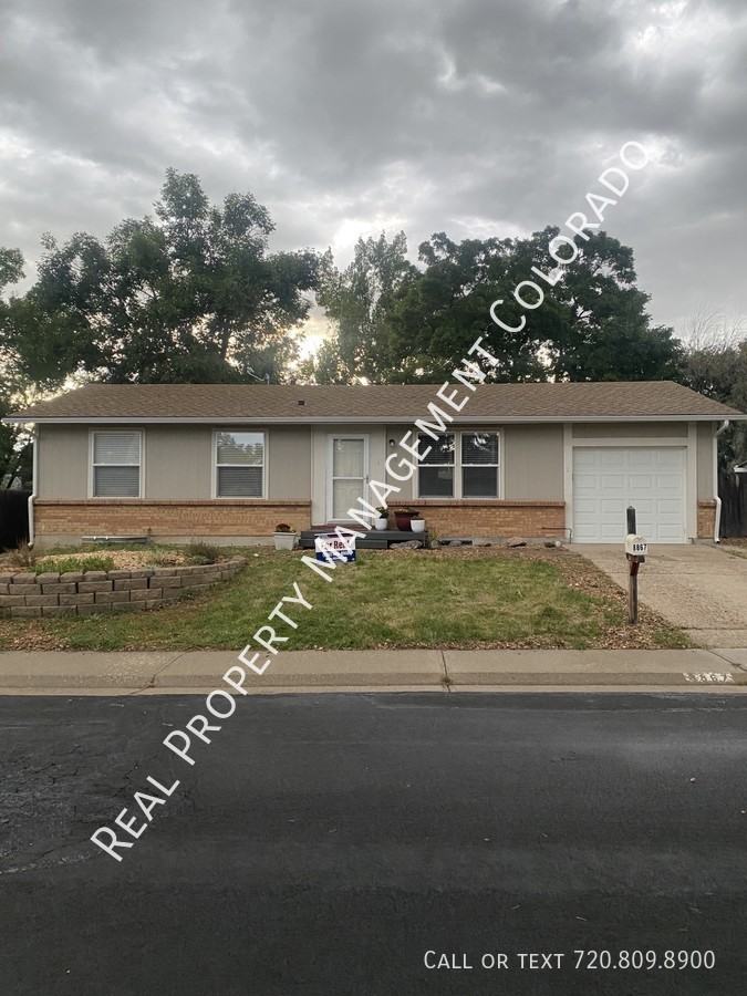 8867 Estes St - Photo 2 of 15