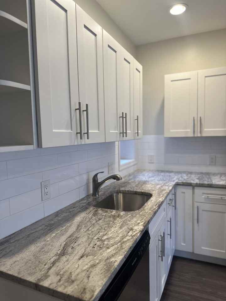 3013 W Oxford St #2 - Photo 2 of 19