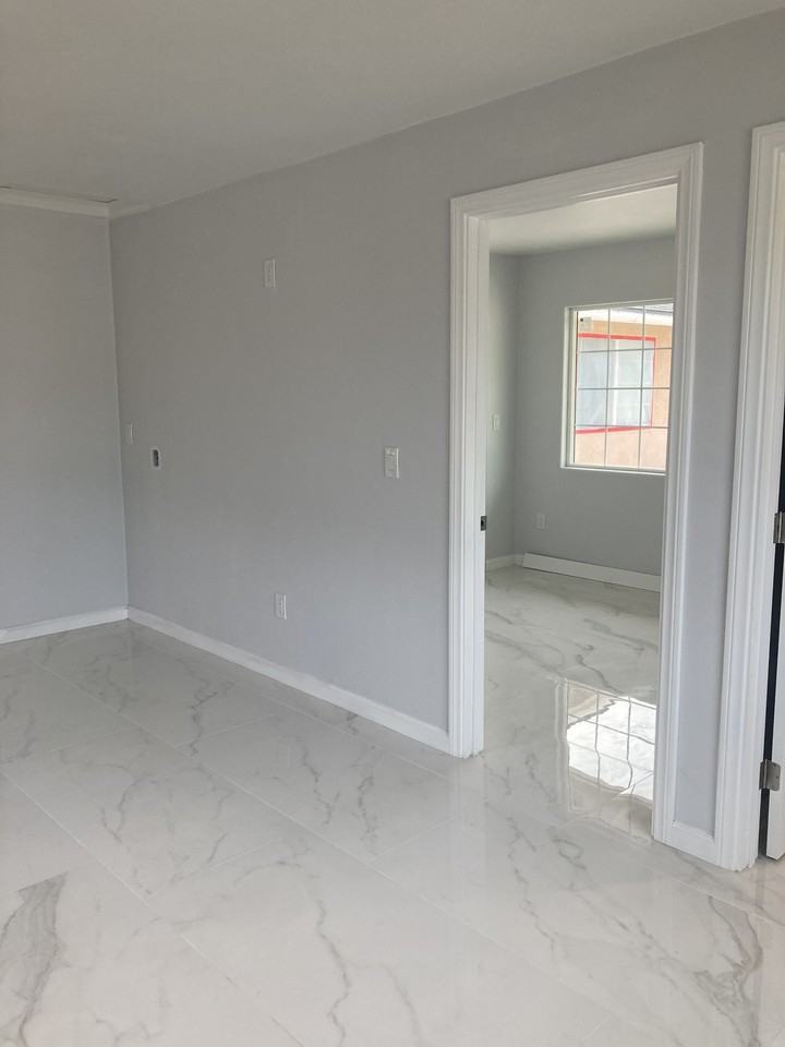 2010 San Jacinto St #2 - Photo 2 of 10