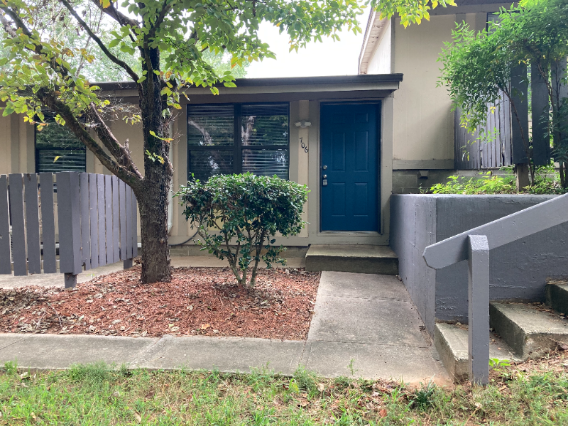 105 Springbrook Dr - Photo 2 of 15