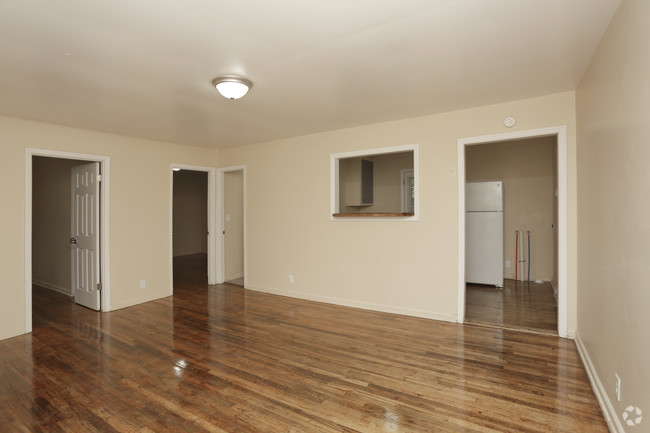 2 Sandra St - Photo 3 of 7